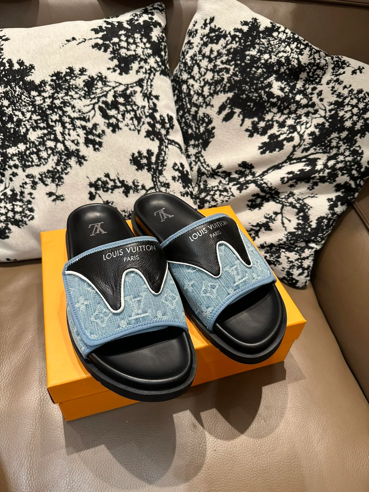 Men's shoes💰340💰 LV Velcro new style, cowhide surface, sheepskin lining, size 36-46